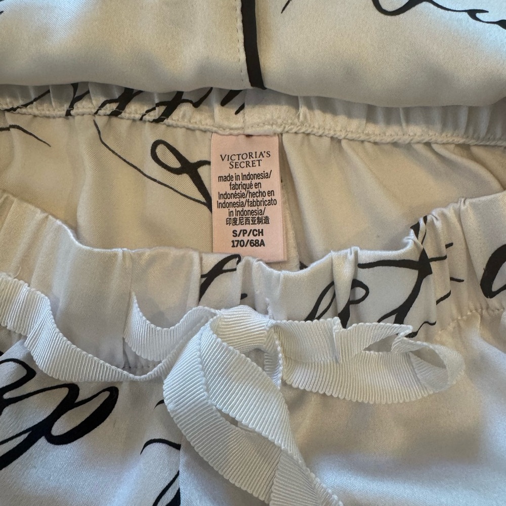 Victoria Secret White and Black Polka Dot Pajama Set size S silky to touch - Picture 4 of 5